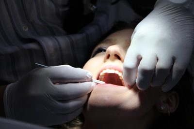 Должны ли зубы быть белыми?